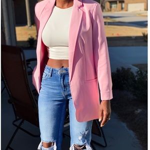 Pink Blazer: Model is 5'4 wearing a size Small. Available sizes: M, L, XL.